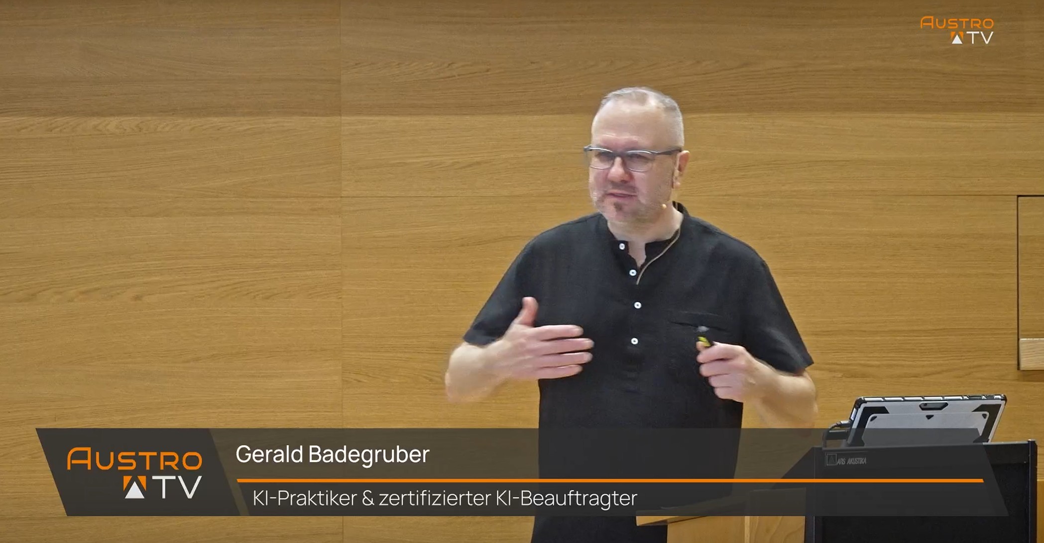 Gerald Badegruber beim KI-Vortrag in Moosbach – Austro TV